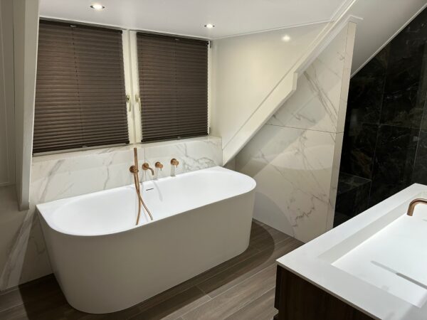 Half vrijstaande baden